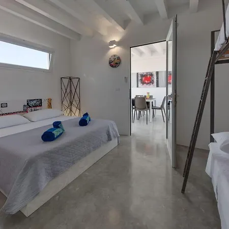 Anchor House Torre Mozza