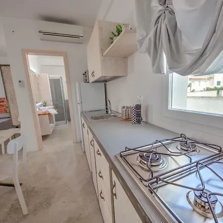 Anchor House * Torre Mozza