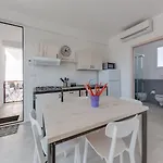 Anchor House 토레 모차